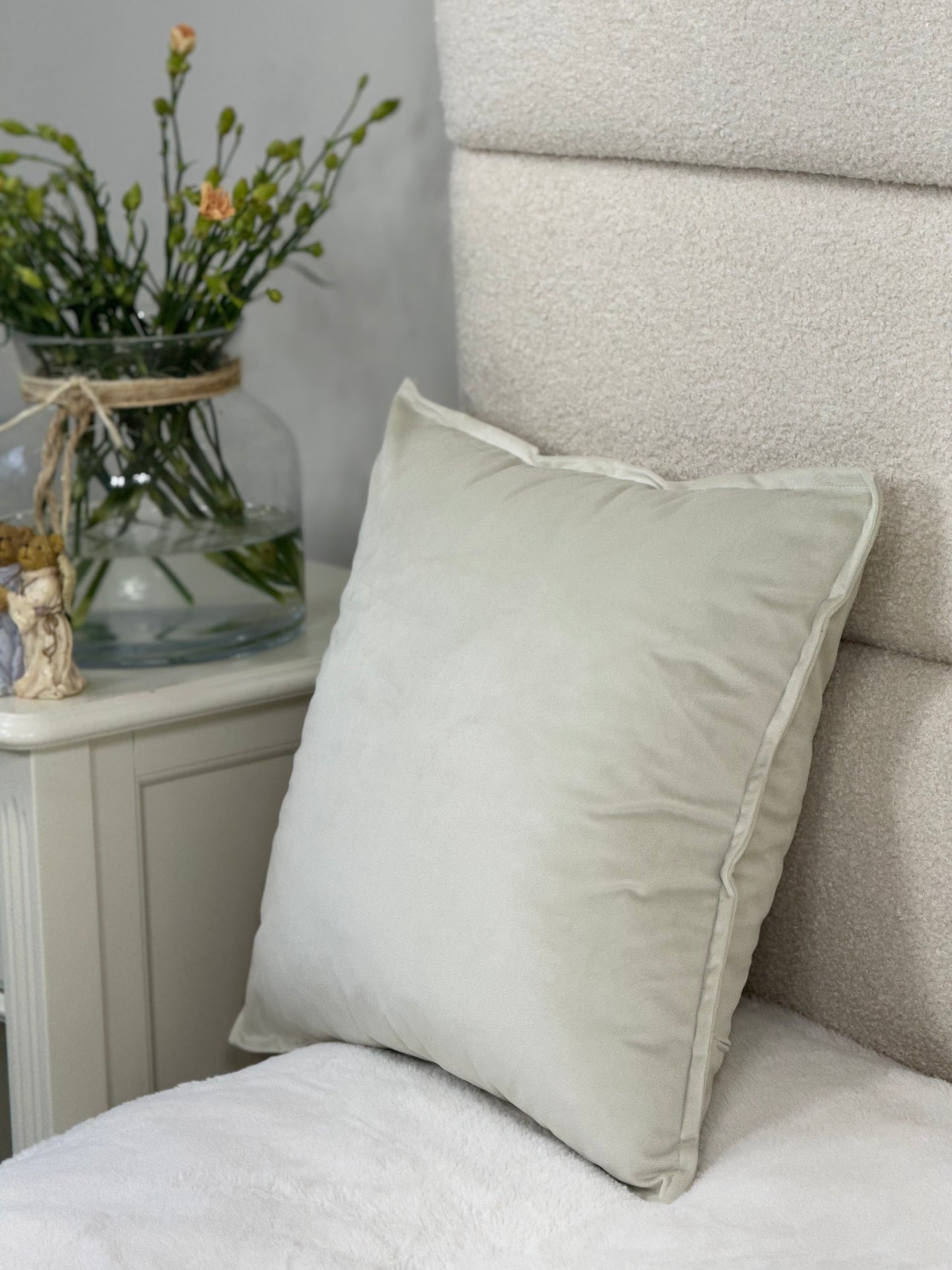 Elegant plain velour cushion covers solid - a perfect accent for your interior