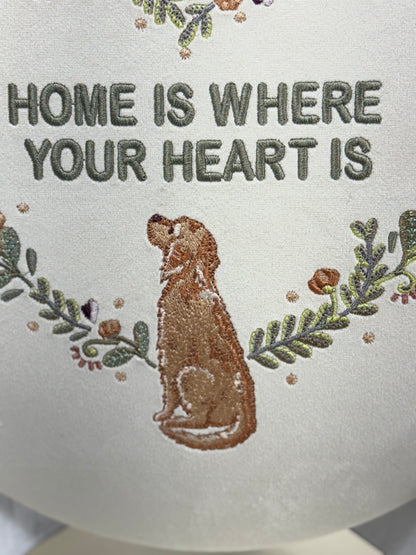 Luxurious Round Embroidered Velour Wall Hanging for Interior Decor - "Home is where your heart is" Retriever Decoration, Gift with dog decor