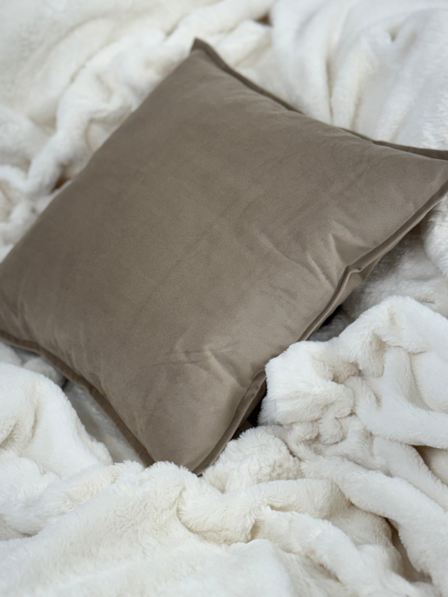 Elegant plain velour cushion covers solid - a perfect accent for your interior