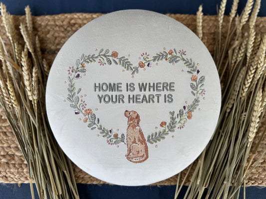 Luxurious Round Embroidered Velour Wall Hanging for Interior Decor - "Home is where your heart is" Retriever Decoration, Gift with dog decor